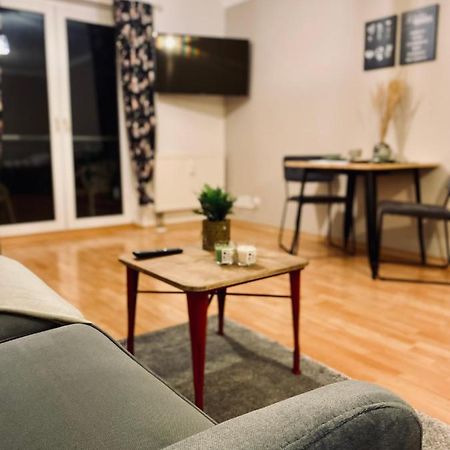 Saniertes Studio mit Balkon, WLAN, Netflix&Küche in City-Nähe Érfurt Exterior foto